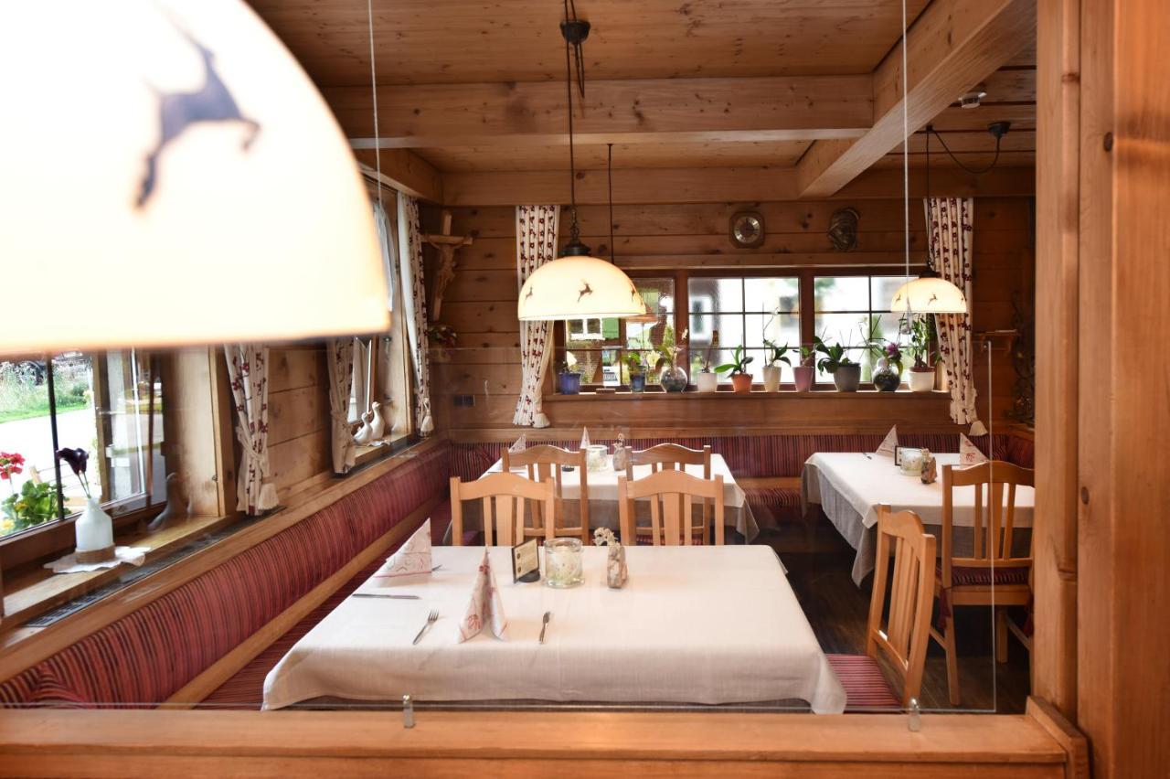 Gasthaus & Pension Alphorn Лех ам Алберг Екстериор снимка