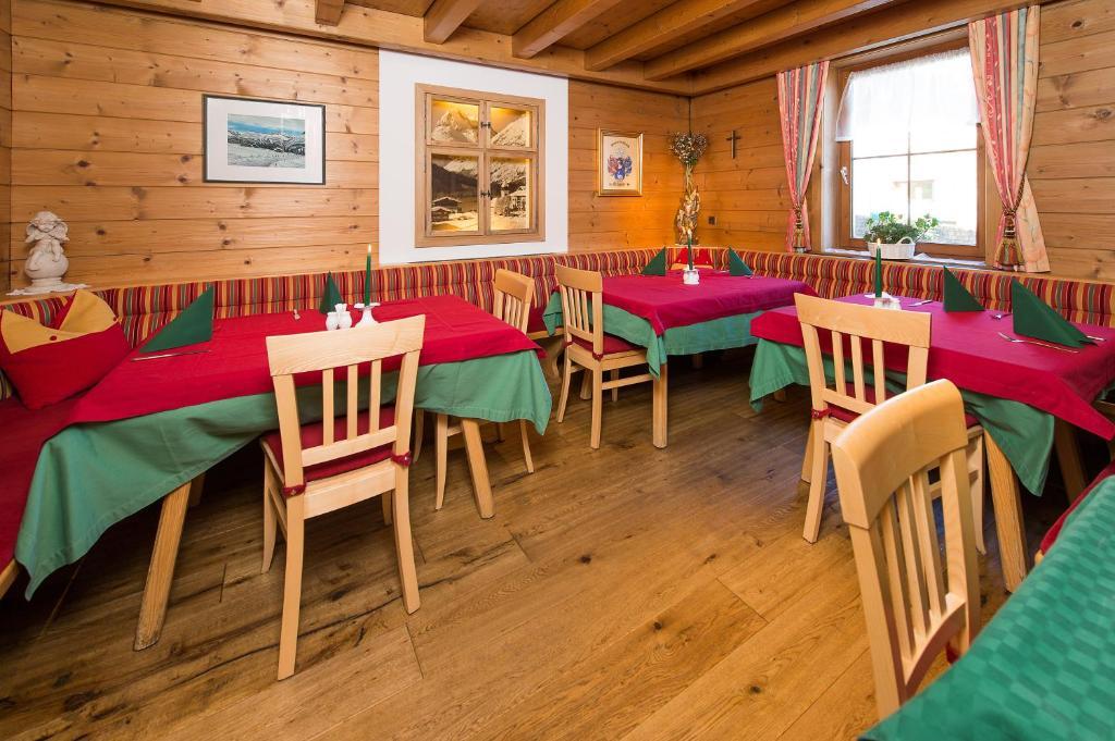 Gasthaus & Pension Alphorn Лех ам Алберг Екстериор снимка