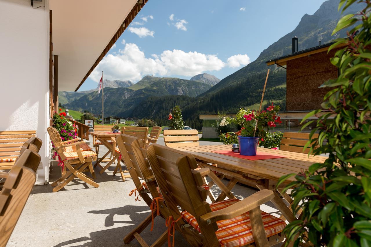 Gasthaus & Pension Alphorn Лех ам Алберг Екстериор снимка
